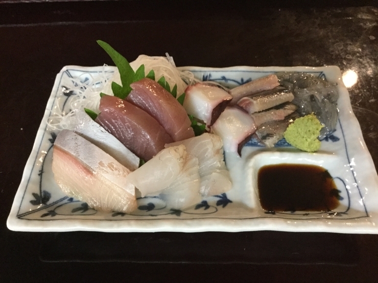 刺身盛り合せ